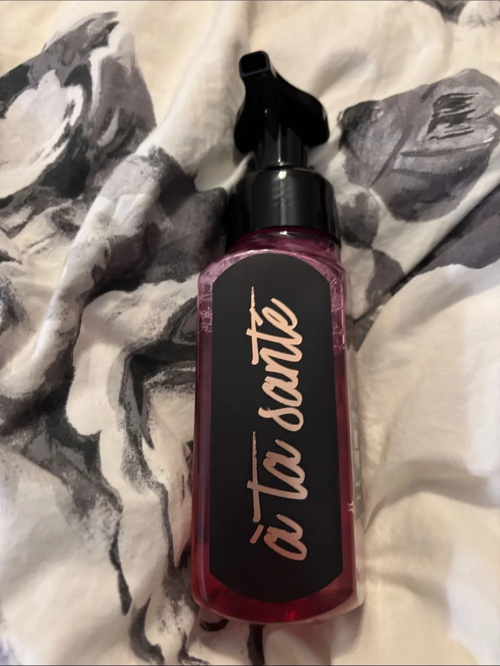 Bath & Body Works Emily in Paris Foaming Hand Soap - champagne in Paris